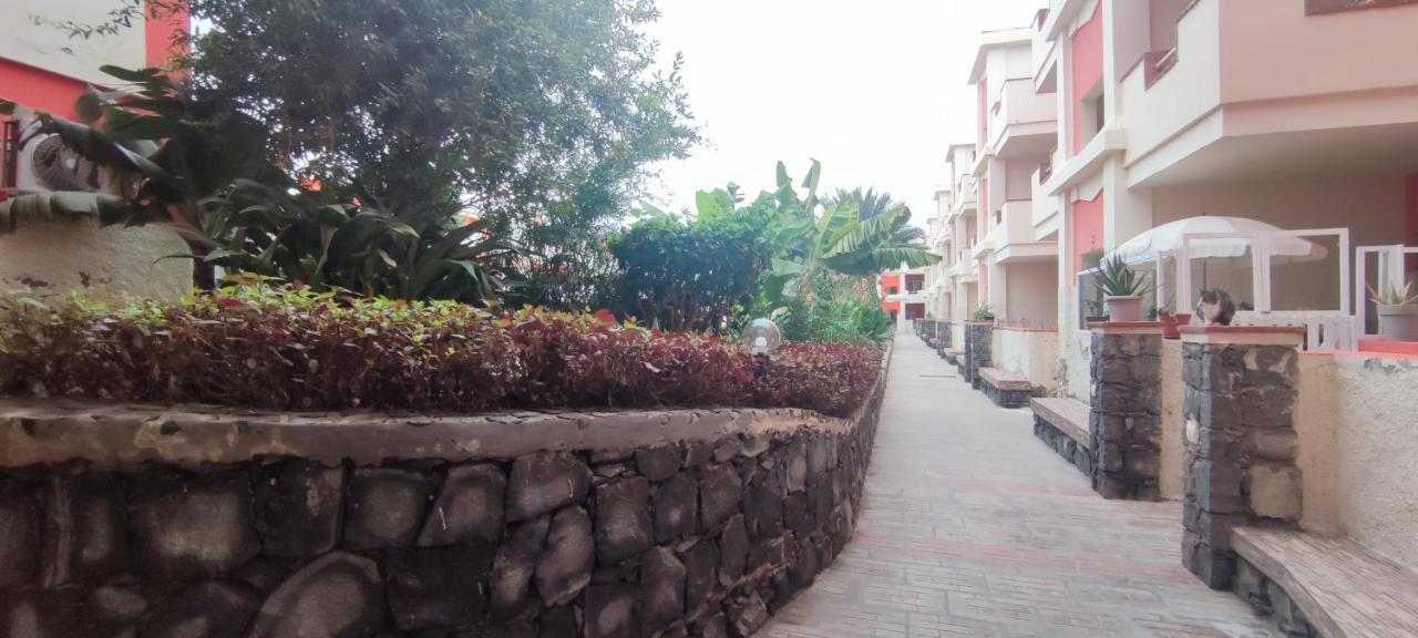 Sal Service Red Moradias Residence With Pool Santa Maria Bagian luar foto